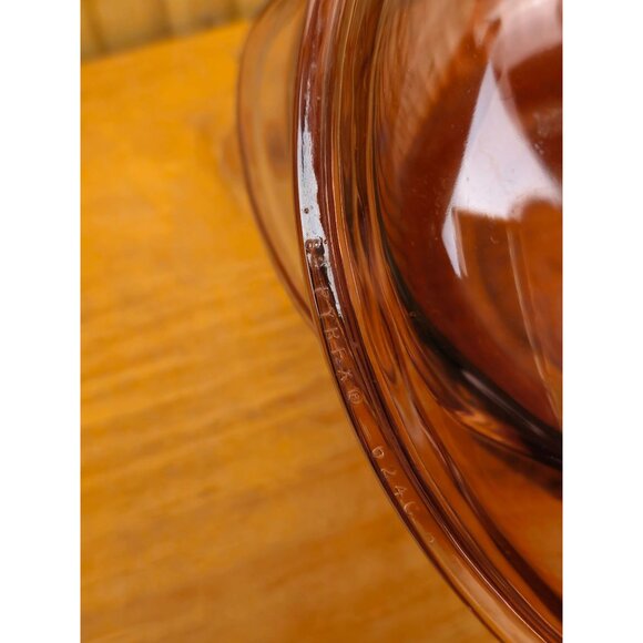 Vintage Pyrex Cranberry Ribbed 2 Qt Casserole Dish with Lid, O24-S - Picture 4 of 7